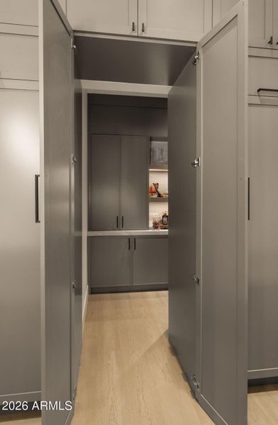 35-web-or-mls-Pantry5