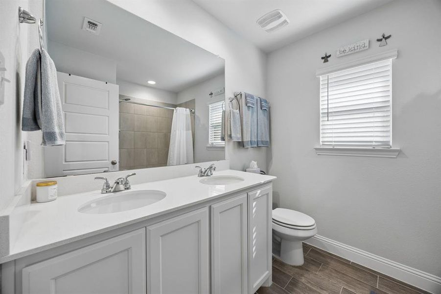 Furnished interior view inside a new home in Timberbrook, Justin (Image 17).