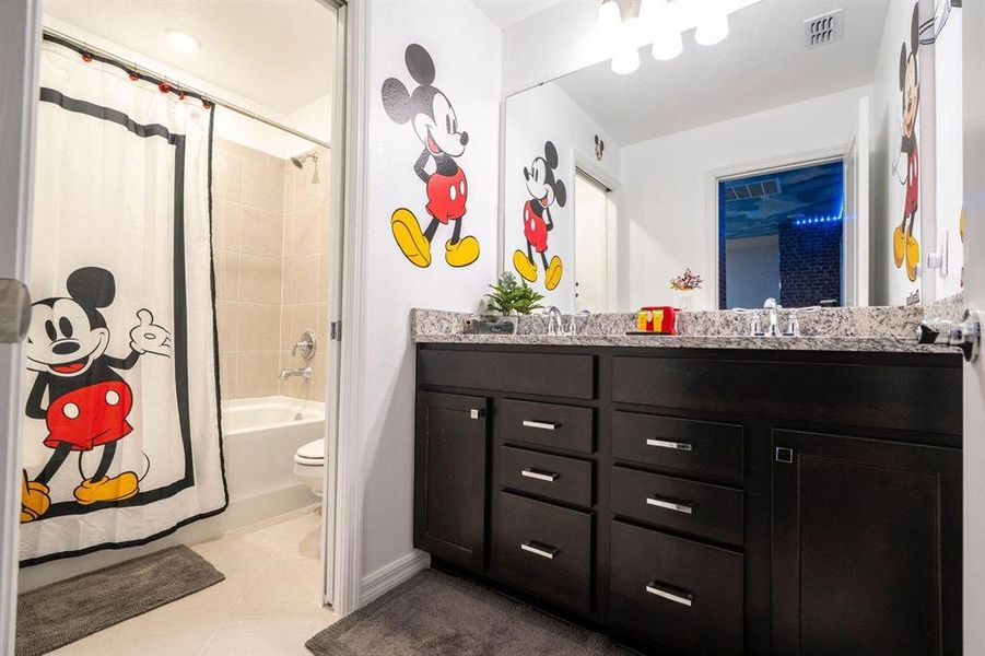 Furnished interior view inside a new home in , Clermont (Image 12).