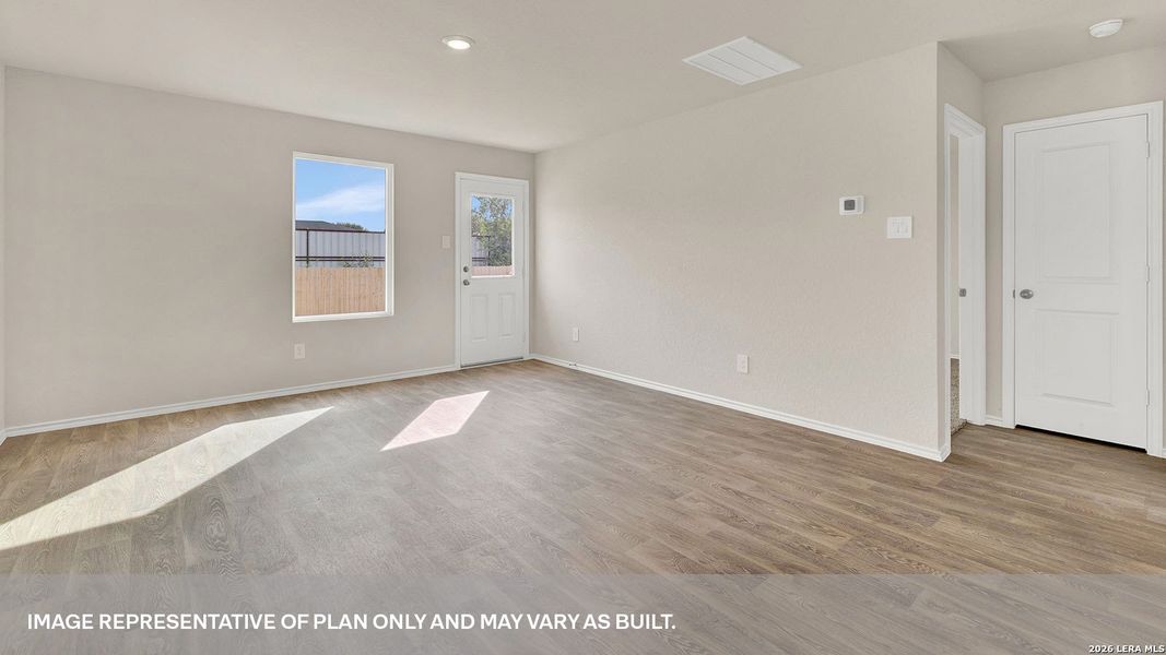 Spacious, unfurnished interior of a new home in Spring Valley, New Braunfels (Image 17).