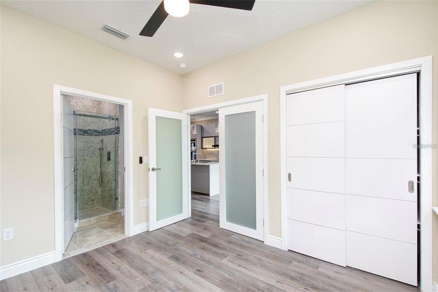 Spacious, unfurnished interior of a new home in , Davenport (Image 32).