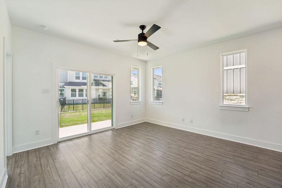 Spacious, unfurnished interior of a new home in Avery Centre, Round Rock (Image 16).