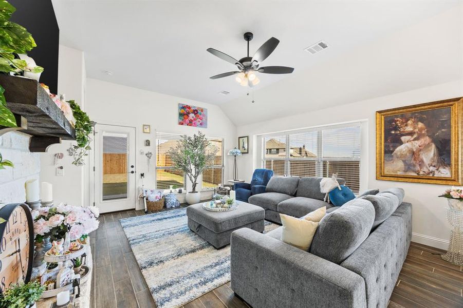 Furnished interior view inside a new home in Stone River Glen, Royse City (Image 12). Furnished interior view inside a new home in Stone River Glen, Royse City (Image 12).
