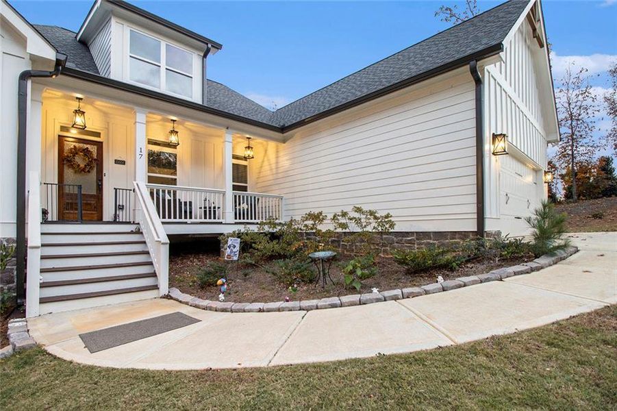 Exterior details and patio area of a home in Griffin Manor, Cartersville (Image 4).