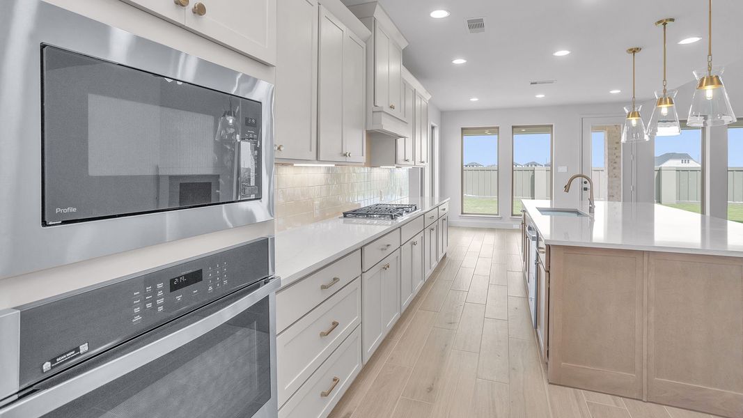 Furnished interior view inside a new home in Cross Creek West, Fulshear (Image 11).
