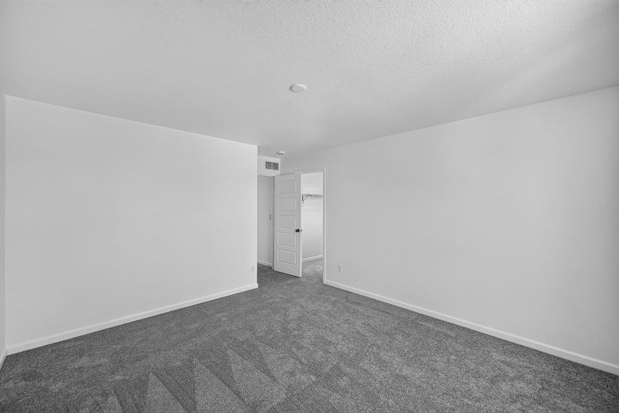 Spacious, unfurnished interior of a new home in The Aurora Highlands, Aurora (Image 21).
