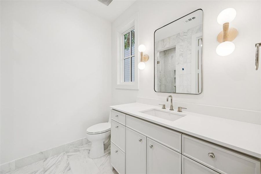 Furnished interior view inside a new home in , Dallas (Image 9).