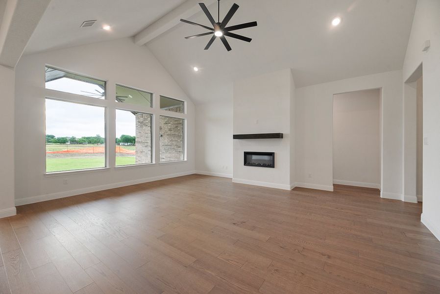 Spacious, unfurnished interior of a new home in Paloma Ranch, New Fairview (Image 11).