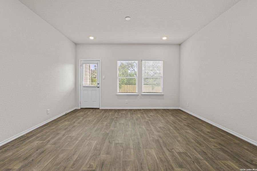 Spacious, unfurnished interior of a new home in Redbird Ranch, San Antonio (Image 15).