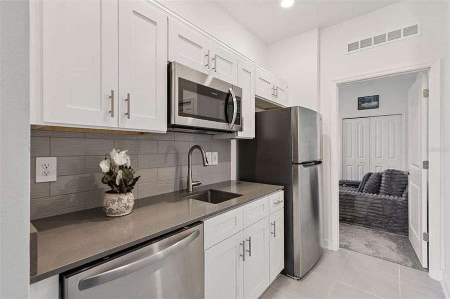 Furnished interior view inside a new home in Tohoqua, Kissimmee (Image 34). Furnished interior view inside a new home in Tohoqua, Kissimmee (Image 34).