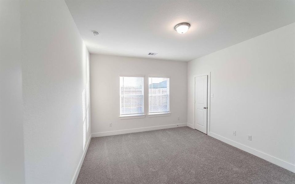 Spacious, unfurnished interior of a new home in River Ranch Meadows, Dayton (Image 10).