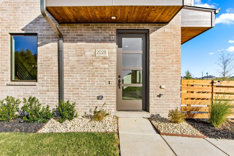 Exterior details and patio area of a home in Ten Mile Creek, Celina (Image 3).