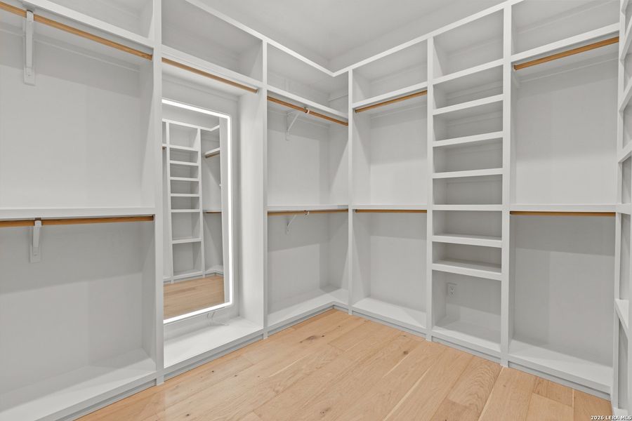 Spacious, unfurnished interior of a new home in , Boerne (Image 23).