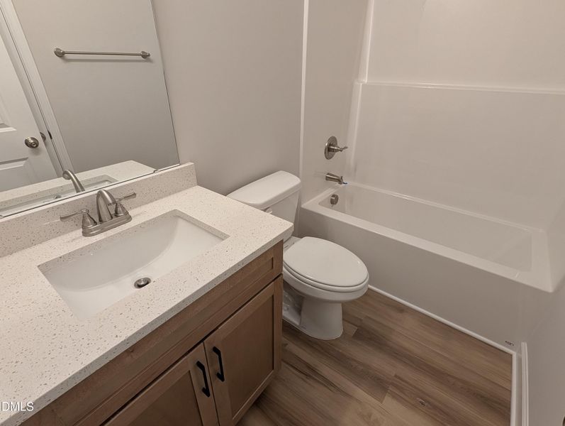 PXL_20260428_191205299