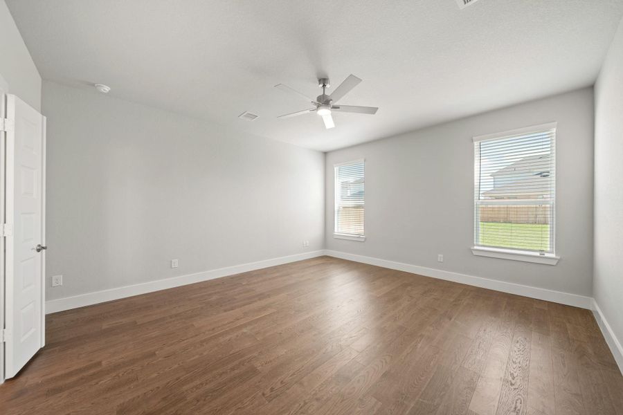 Spacious, unfurnished interior of a new home in Beacon Hill, Waller (Image 16).