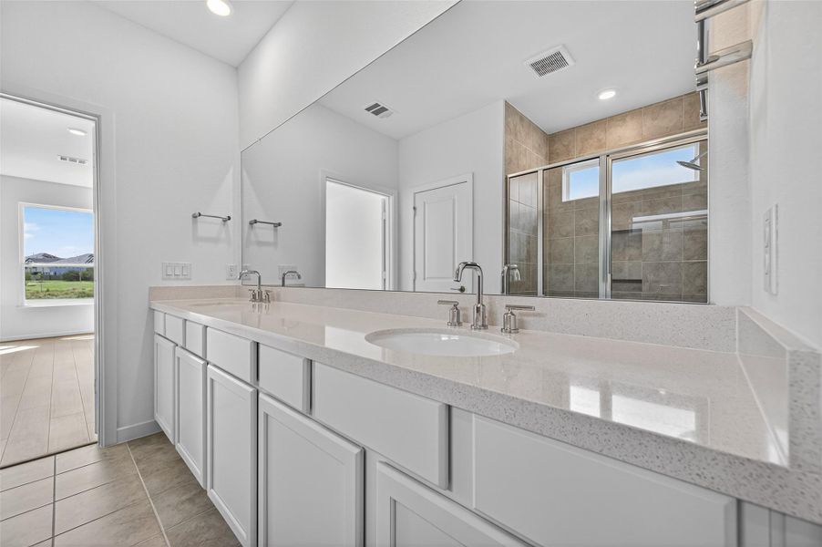 Furnished interior view inside a new home in 55+ Bonterra at Cross Creek Ranch 60s, Fulshear (Image 9). Furnished interior view inside a new home in 55+ Bonterra at Cross Creek Ranch 60s, Fulshear (Image 9).