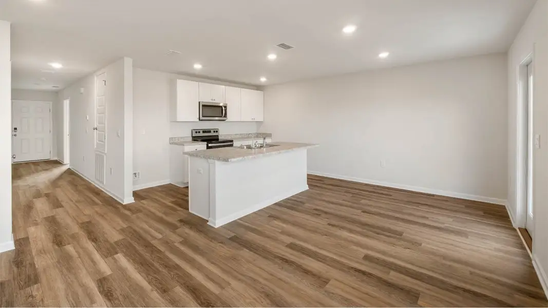 Furnished interior view inside a new home in Liberty, Panama City (Image 4).