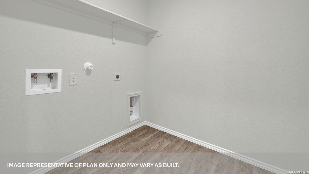 Spacious, unfurnished interior of a new home in Arroyo Ranch, Seguin (Image 18). Spacious, unfurnished interior of a new home in Arroyo Ranch, Seguin (Image 18).