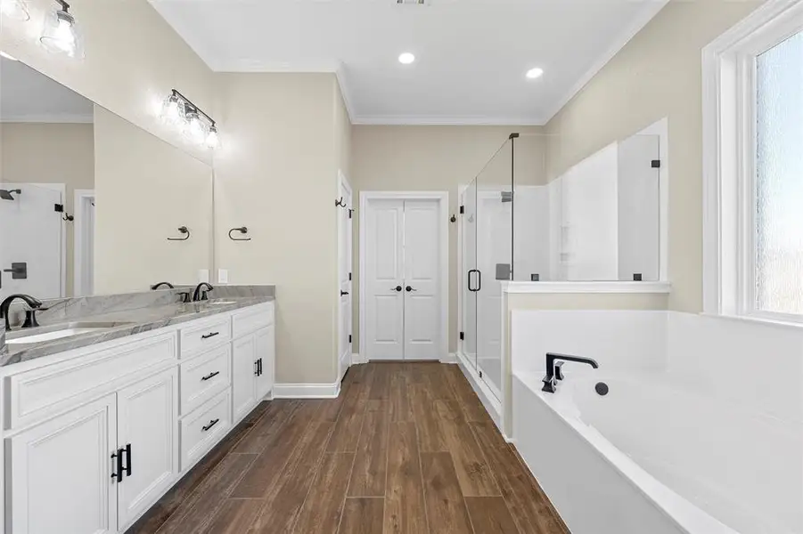 Furnished interior view inside a new home in , Robinson (Image 14).