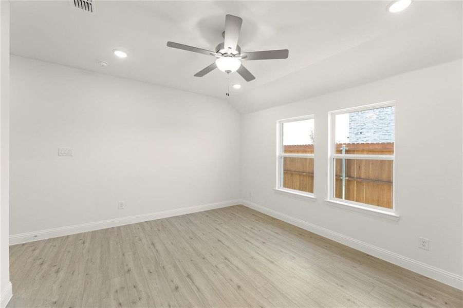 Spacious, unfurnished interior of a new home in Heartland, Heartland (Image 26).