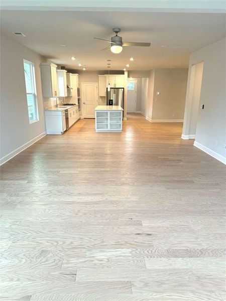 Spacious, unfurnished interior of a new home in Lakecrest, Buford (Image 8).