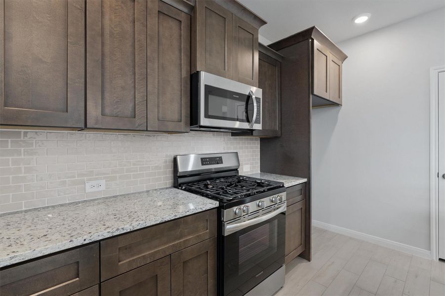 Furnished interior view inside a new home in Morningstar, Georgetown (Image 7).