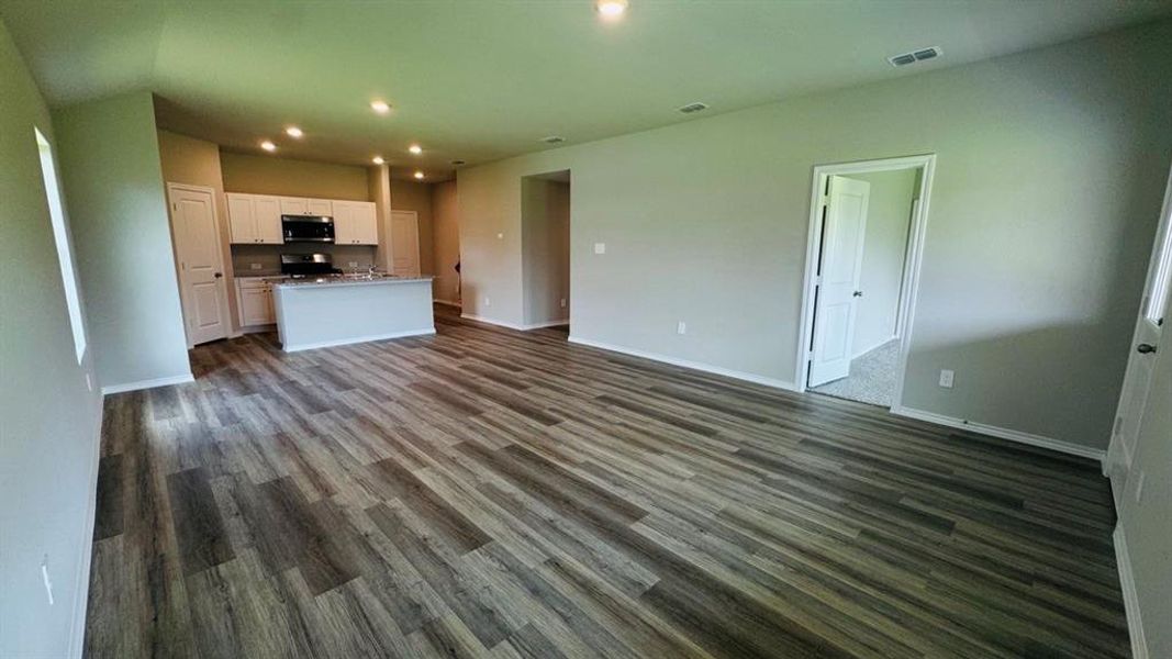 Spacious, unfurnished interior of a new home in Lonestar at Liberty Trails, Fort Worth (Image 13). Spacious, unfurnished interior of a new home in Lonestar at Liberty Trails, Fort Worth (Image 13).