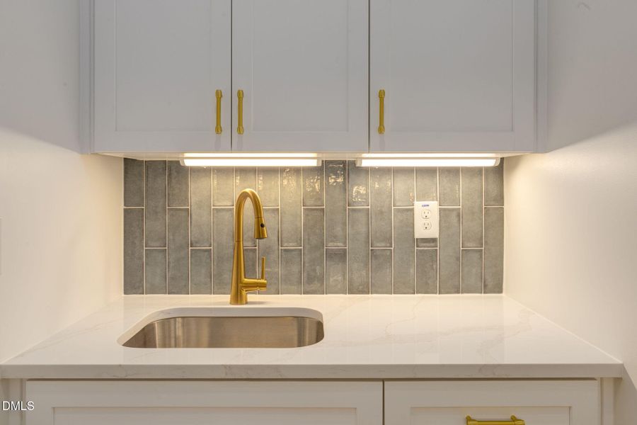 22-web-or-mls-Roombiance22