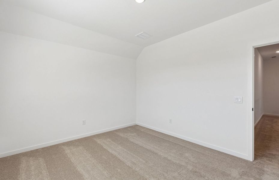 Spacious, unfurnished interior of a new home in Mavera, Conroe (Image 17).