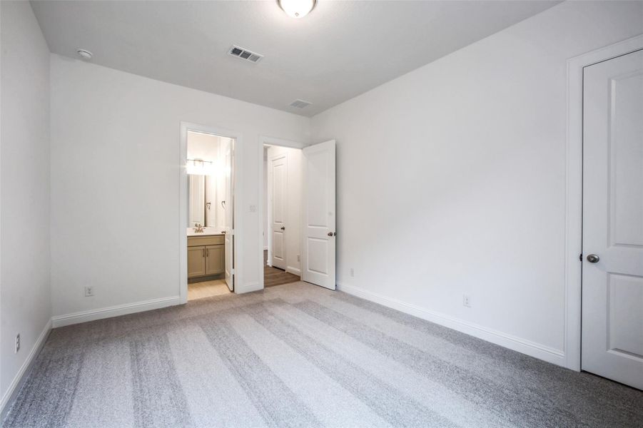 Image 23 of a home in Del Bello Lakes 60'. Image 23 of a home in Del Bello Lakes 60'.