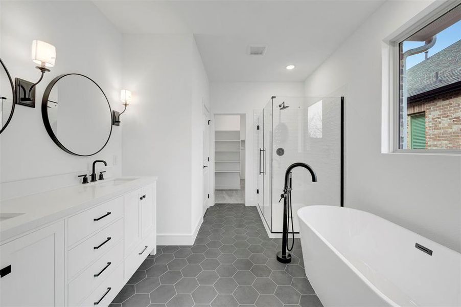 Furnished interior view inside a new home in Heritage Ranch, Sherman (Image 6).