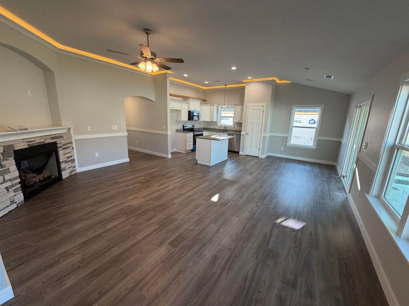 Spacious, unfurnished interior of a new home in Cleveland Meadows, Spartanburg (Image 7).