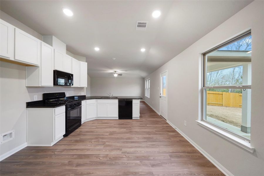 Image 19 of a home in Lexington Heights.