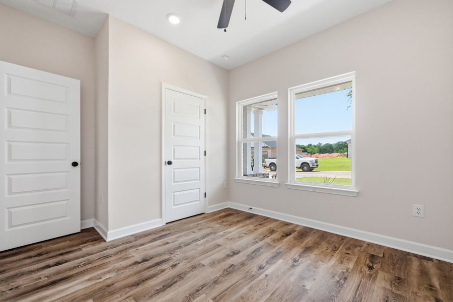 Spacious, unfurnished interior of a new home in Barton's Bend, Crestview (Image 33).