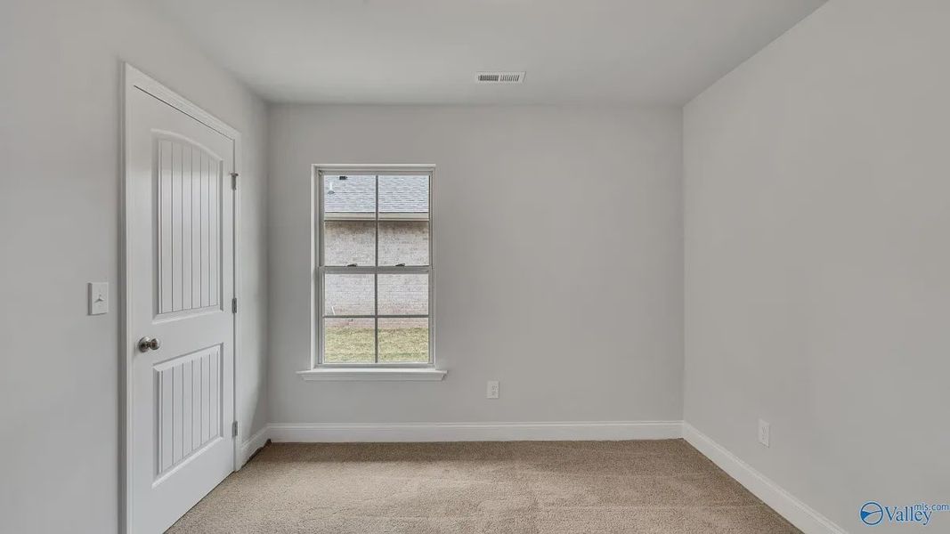 Representative unfurnished interior of a home built from the 1434 by Adams Homes in The Grove at Ballard Park, Jacksonville (Image 18).