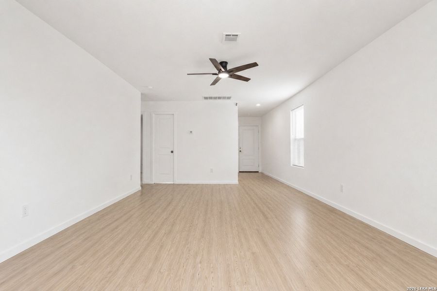 Spacious, unfurnished interior of a new home in Navarro Ranch, Seguin (Image 12). Spacious, unfurnished interior of a new home in Navarro Ranch, Seguin (Image 12).