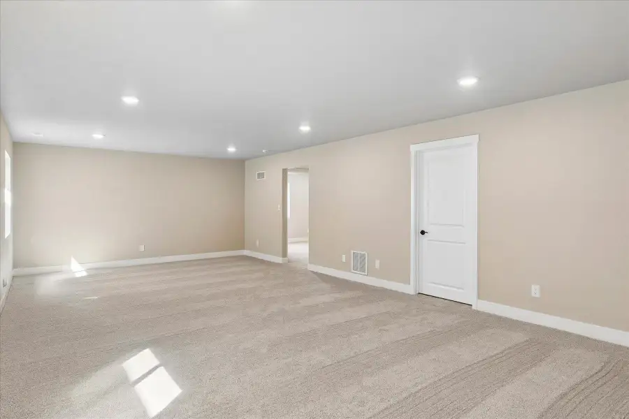 Spacious, unfurnished interior of a new home in The Trails at Aspen Ridge, Colorado Springs (Image 21). Spacious, unfurnished interior of a new home in The Trails at Aspen Ridge, Colorado Springs (Image 21).
