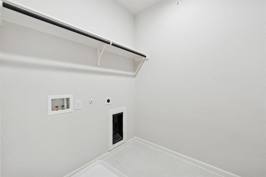 Spacious, unfurnished interior of a new home in Hillside at Las Colinas, Irving (Image 26). Spacious, unfurnished interior of a new home in Hillside at Las Colinas, Irving (Image 26).