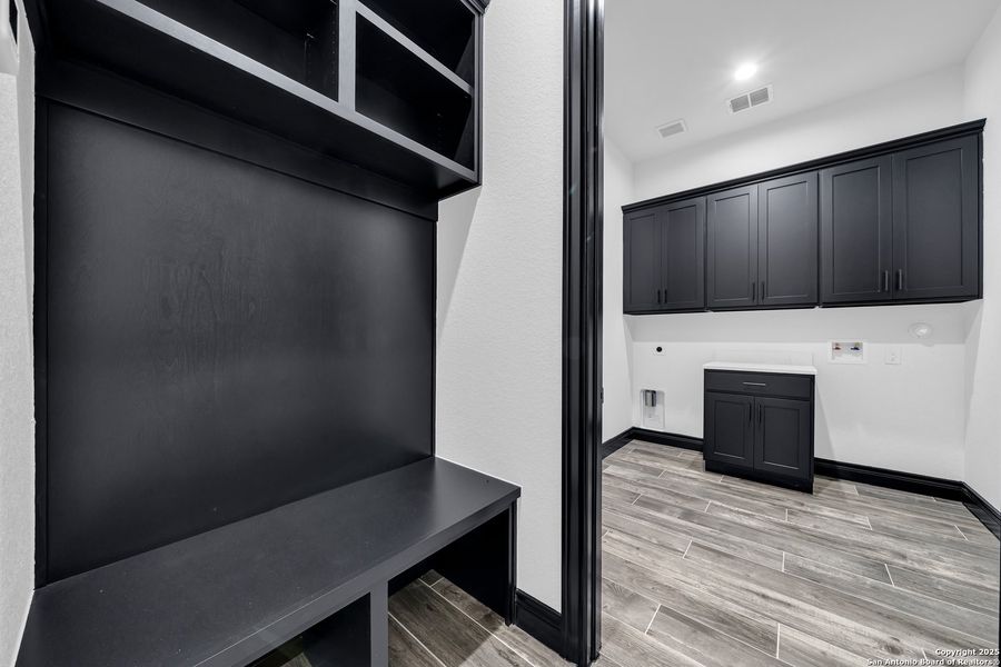 Furnished interior view inside a new home in , La Vernia (Image 15).