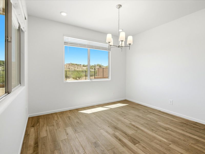 Spacious, unfurnished interior of a new home in Naranja Trails, Oro Valley (Image 9).
