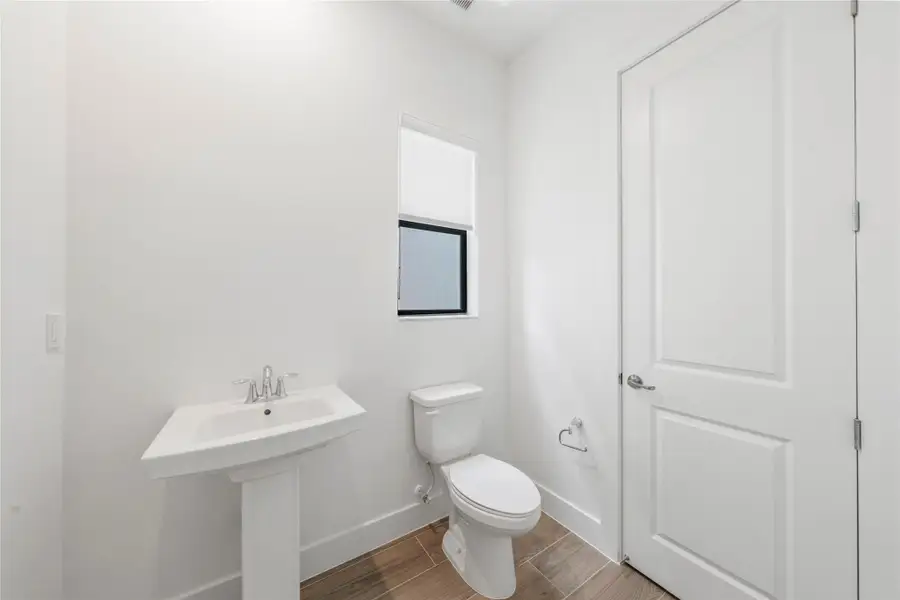 Furnished interior view inside a new home in , Pembroke Pines (Image 7).