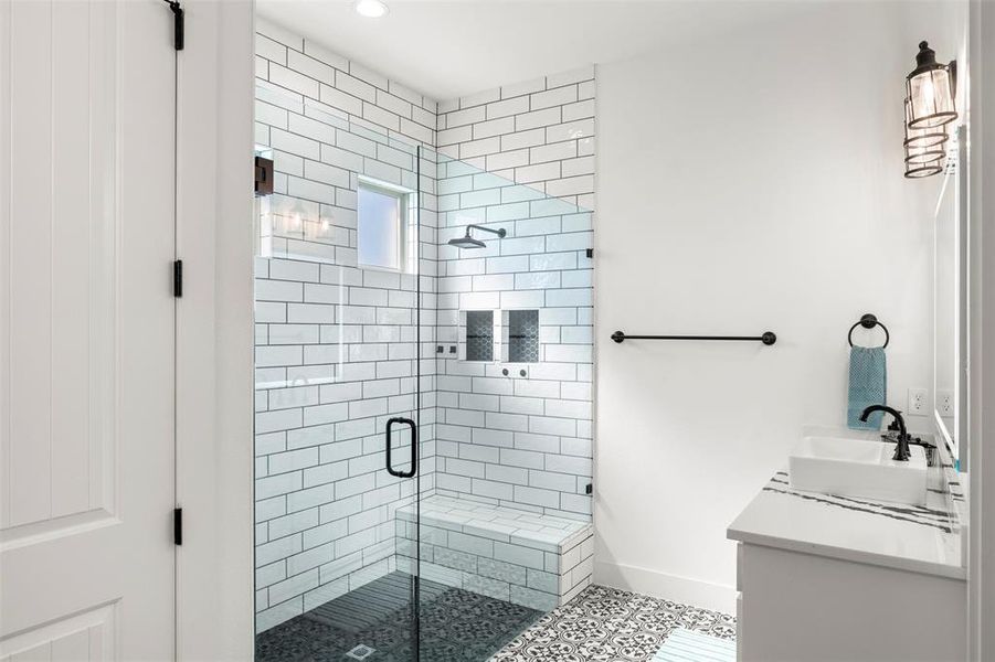 Furnished interior view inside a new home in , Waxahachie (Image 9).