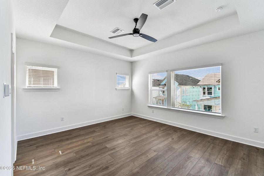Spacious, unfurnished interior of a new home in Granville at eTown 34', Jacksonville (Image 17).