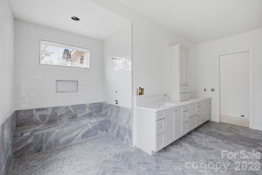 Image 32 of a home in .