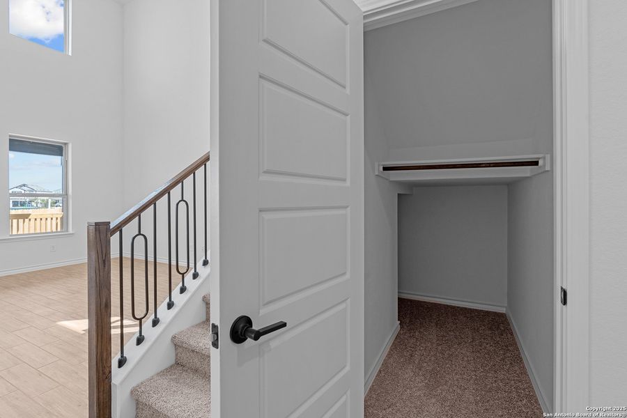 Spacious, unfurnished interior of a new home in Lily Springs, Seguin (Image 19).