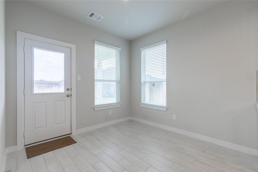 Spacious, unfurnished interior of a new home in Morton Creek Ranch, Katy (Image 23).
