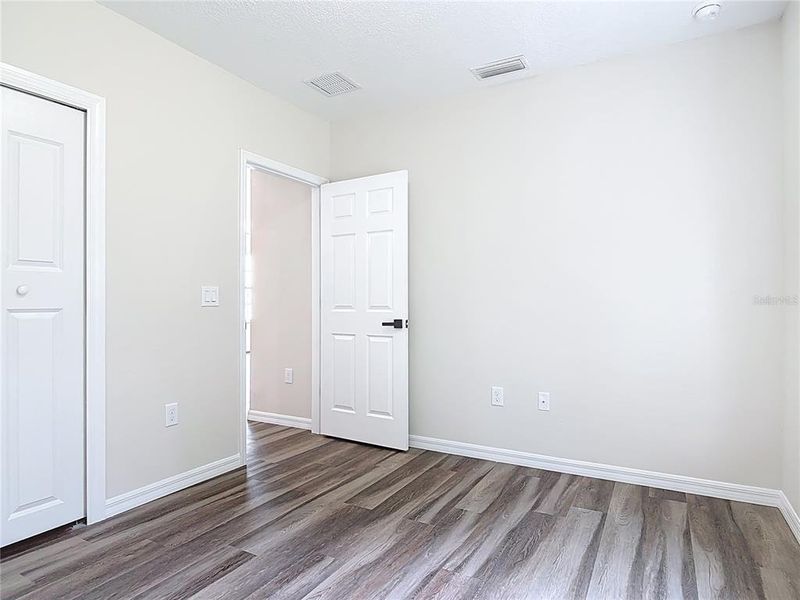 Spacious, unfurnished interior of a new home in , Deland (Image 32).
