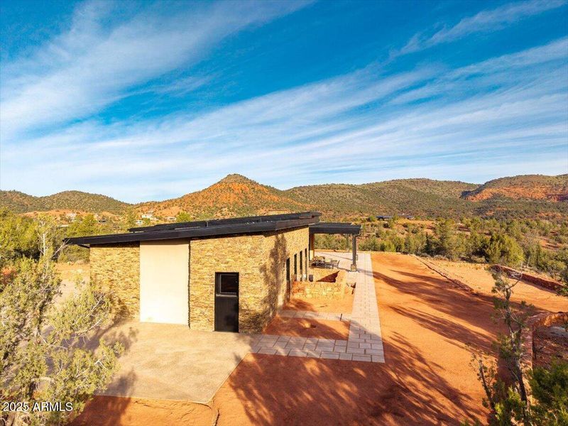 31-10 Amber Cliffs Way-DJI_2025122209041