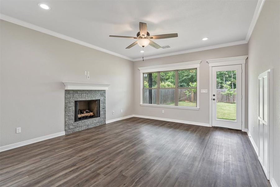 Spacious, unfurnished interior of a new home in , Lindale (Image 15).