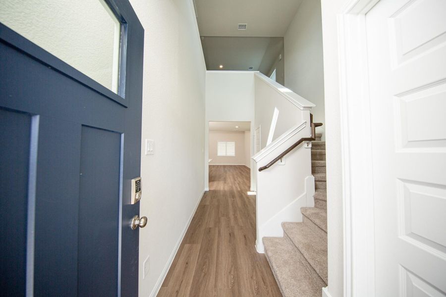 Spacious, unfurnished interior of a new home in River's Edge, Conroe (Image 13). Spacious, unfurnished interior of a new home in River's Edge, Conroe (Image 13).